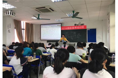 剖析輔導班加盟項目 機遇與挑戰(zhàn)并存的教育咨詢服務