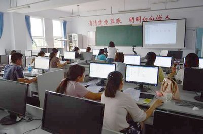 重慶光華女子職業中等專業學校熱門專業解析 教育咨詢服務引領職場新趨勢